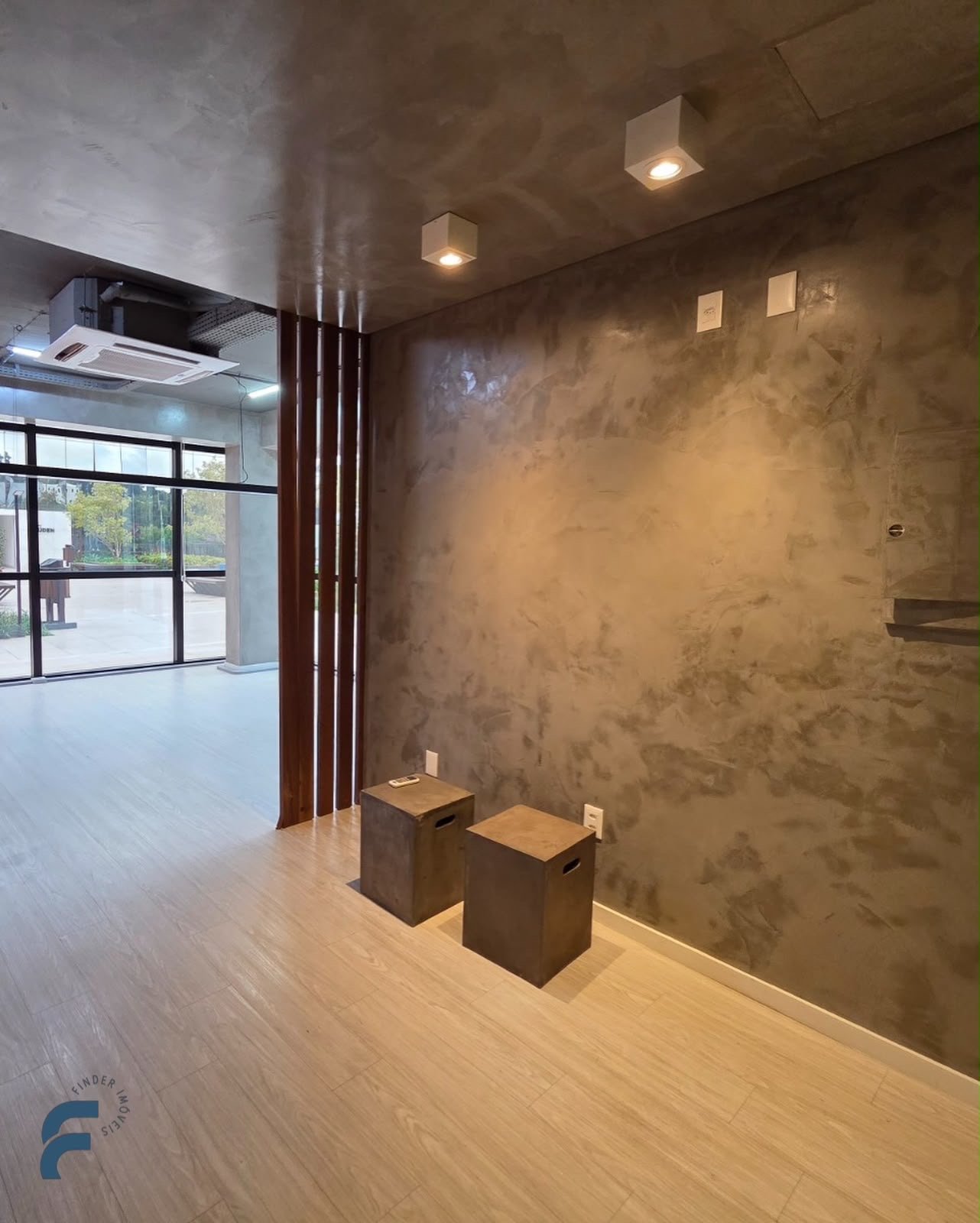Sala comercial de 99 m² para aluguel | Centro Executivo Carl Hoepcke